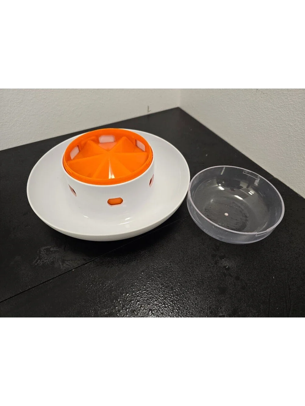 Mung Mung UFO Interactive Pet Treat Food Dispenser